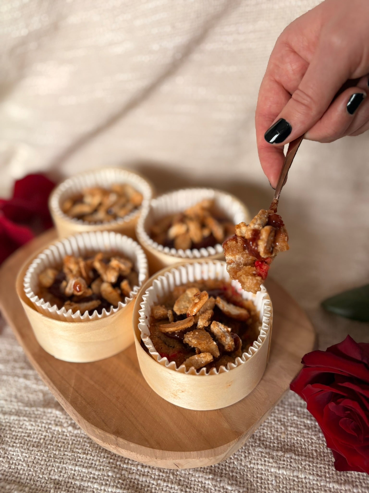 Box 4 cookies de Saint-Valentin : pralines roses, caramel framboise, amandes caramélisées et touche de poivre